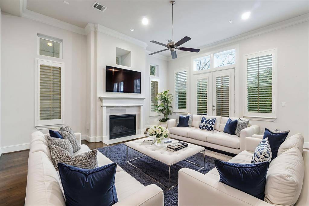 Houston, TX 77043,1811 Upland LKS
