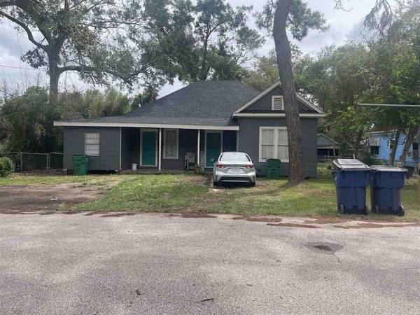 436 E Peach ST, Angleton, TX 77515