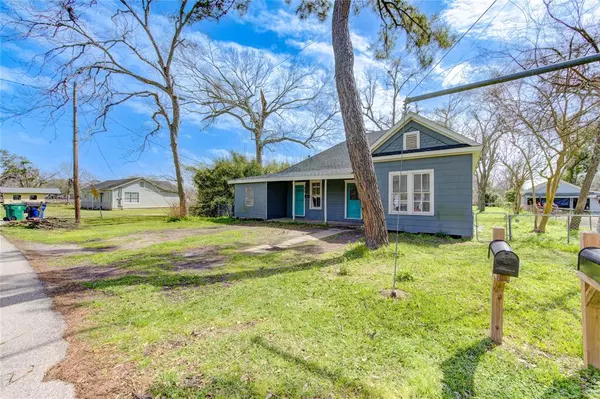 Angleton, TX 77515,436 E Peach ST