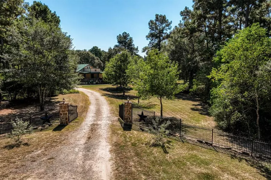 28383 Melanie LN, Hockley, TX 77447