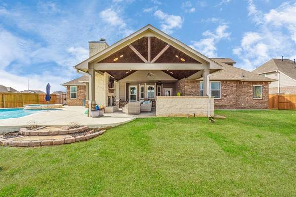 9747 Suffolk Downs DR,  Mont Belvieu,  TX 77523