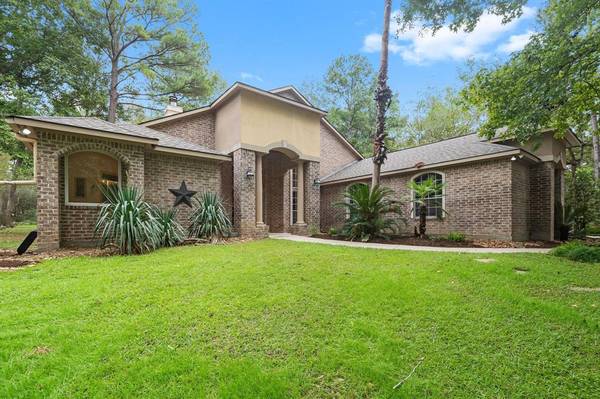 42 Lake Forest CIR, Conroe, TX 77384