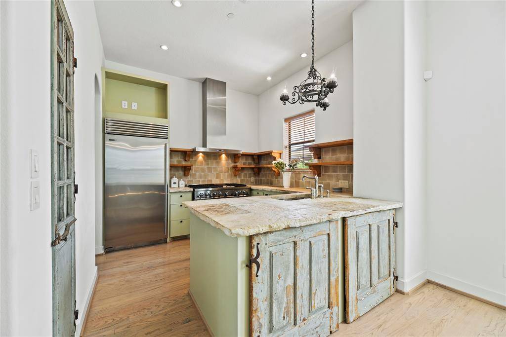 Houston, TX 77006,624 Harold ST
