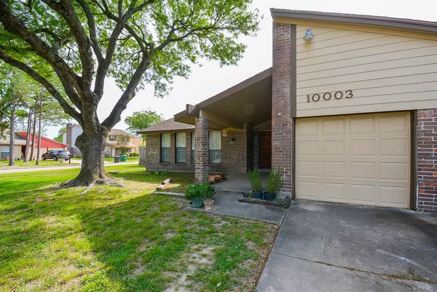 10003 Lost Trail ST, Houston, TX 77088