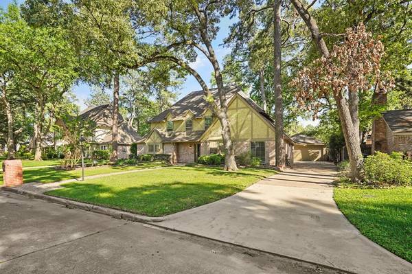 5211 Graystone LN, Houston, TX 77069