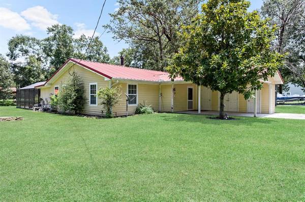 548 Creekside DR, Onalaska, TX 77360