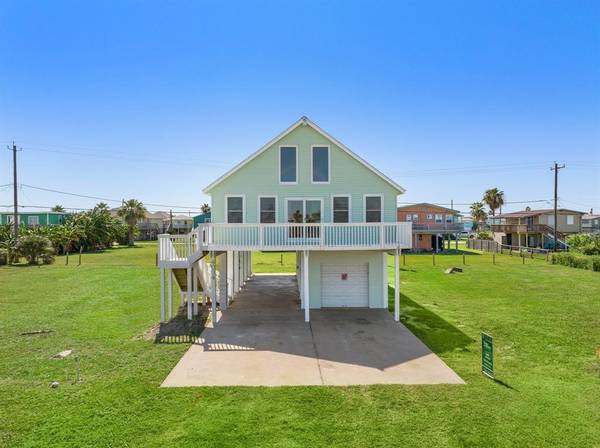 4034 Liberty DR, Galveston, TX 77554