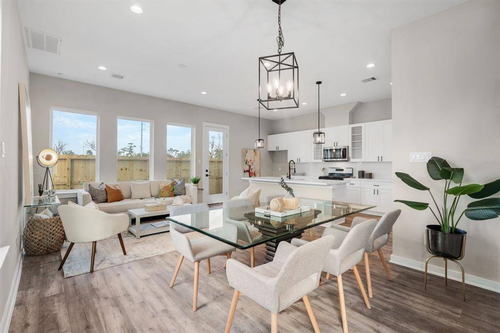 1113 Wheatley Springs LN, Houston, TX 77091