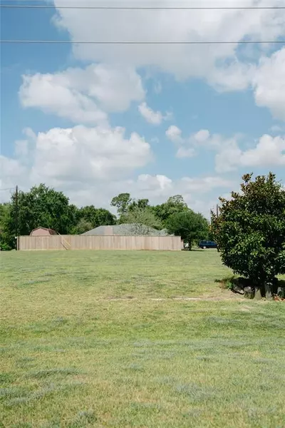 3302 Old Hwy 146, Shoreacres, TX 77571