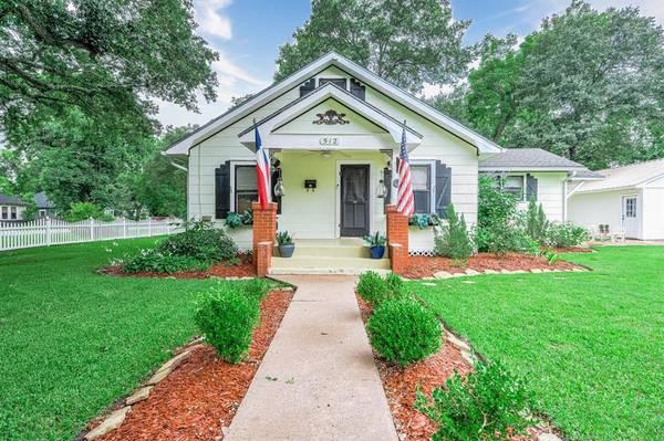 512 S Jackson ST, Alvin, TX 77511