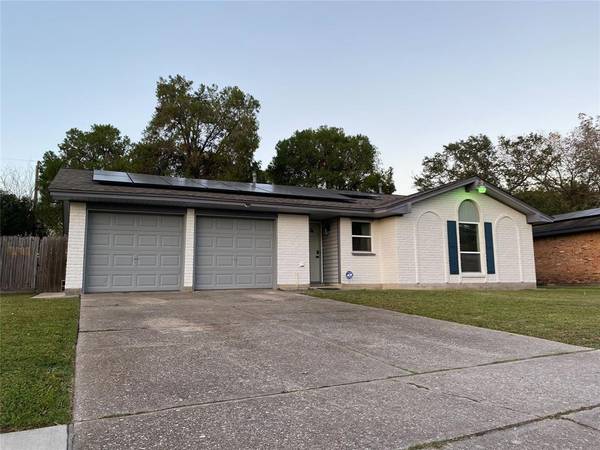 9923 Antrim LN, La Porte, TX 77571