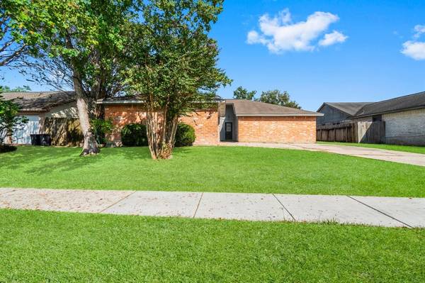 16961 Gleneagle DR N, Conroe, TX 77385