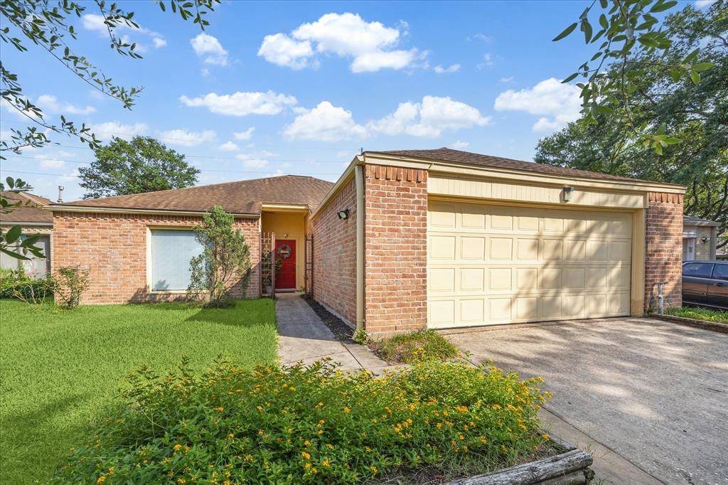 1939 Ash Meadow DR, Houston, TX 77090