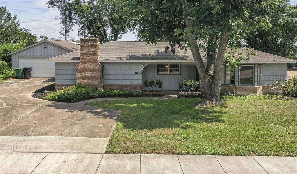 1818 Wycliffe DR,  Houston,  TX 77043