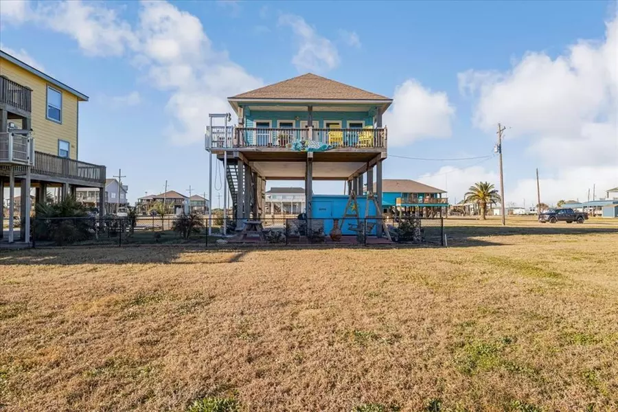 110 Verdia DR, Crystal Beach, TX 77650