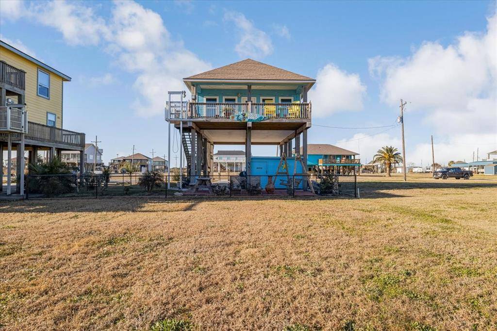 110 Verdia DR, Crystal Beach, TX 77650