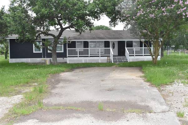 568 County Road 2016, Hardin, TX 77575