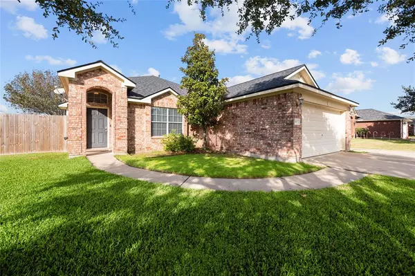 5027 Cotton Creek DR, Baytown, TX 77523