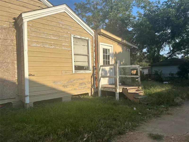 608 Thomas AVE, Pasadena, TX 77506