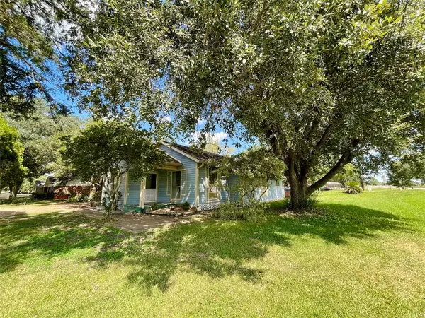 419 S 4th ST,  Beasley,  TX 77417