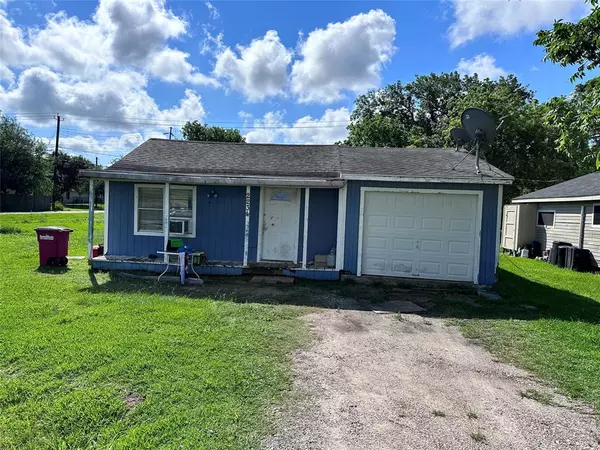 2234 Zapata ST, Freeport, TX 77541