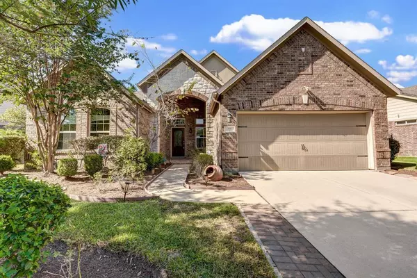 39 S Pinto Point CIR, Spring, TX 77389