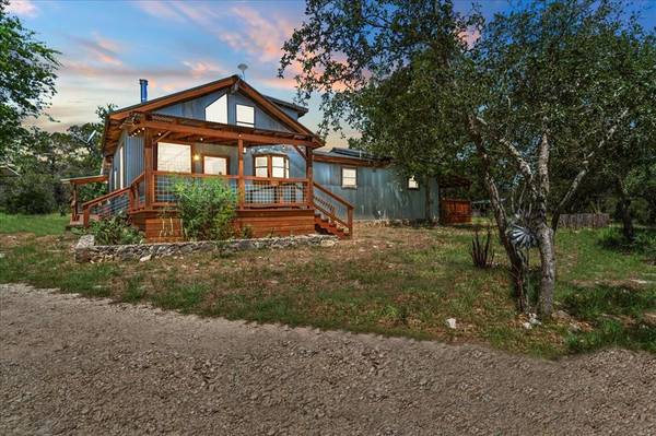 520 Days End RD,  Wimberley,  TX 78676