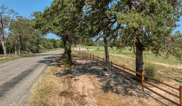 Bellville, TX 77418,132 Oak Hill Lane