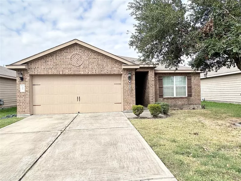 903 Marigold RD, Baytown, TX 77521