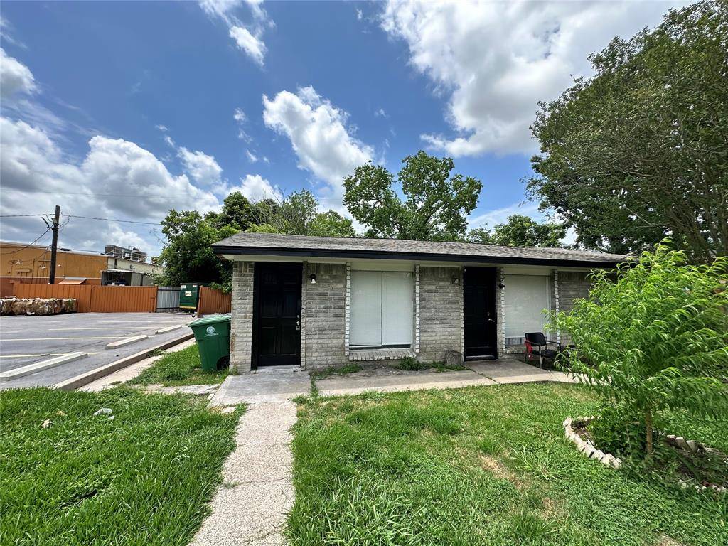 7610 Red Robin LN #Unit 2, Houston, TX 77075
