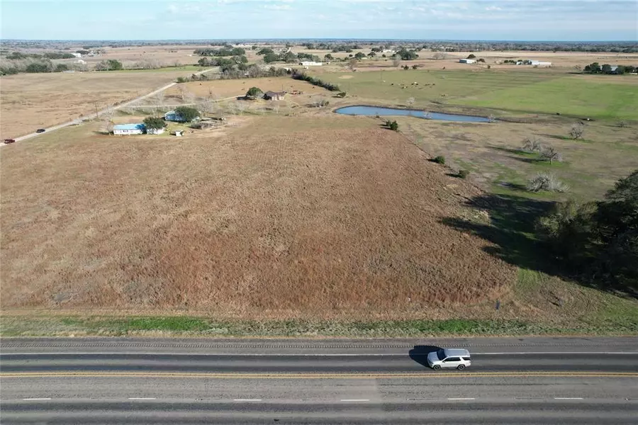 Tract 3 Hwy 77, Hallettsville, TX 77964