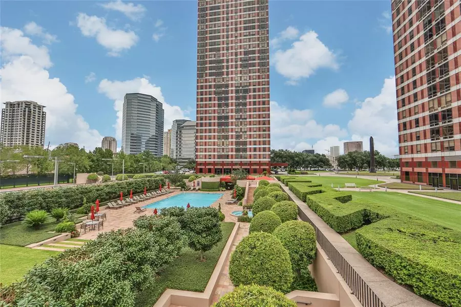 5110 San Felipe ST #56W, Houston, TX 77056