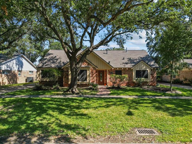 2030 Willow Wisp DR, Seabrook, TX 77586