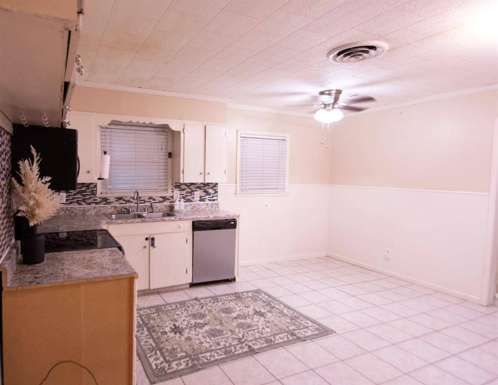 Brenham, TX 77833,804 S Chappell Hill ST