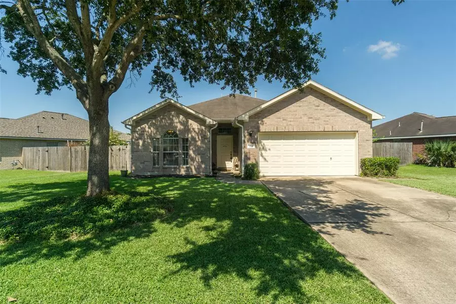 214 Silver Mist CIR, Dickinson, TX 77539