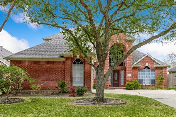 219 N Esplanade LN, Stafford, TX 77477