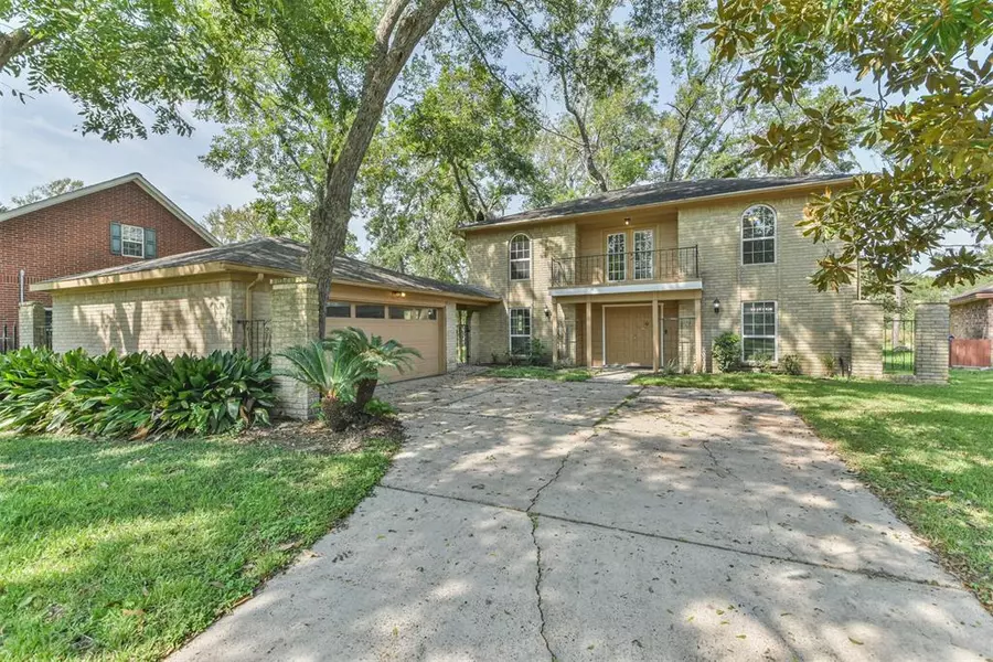 316 Saint Cloud DR, Friendswood, TX 77546