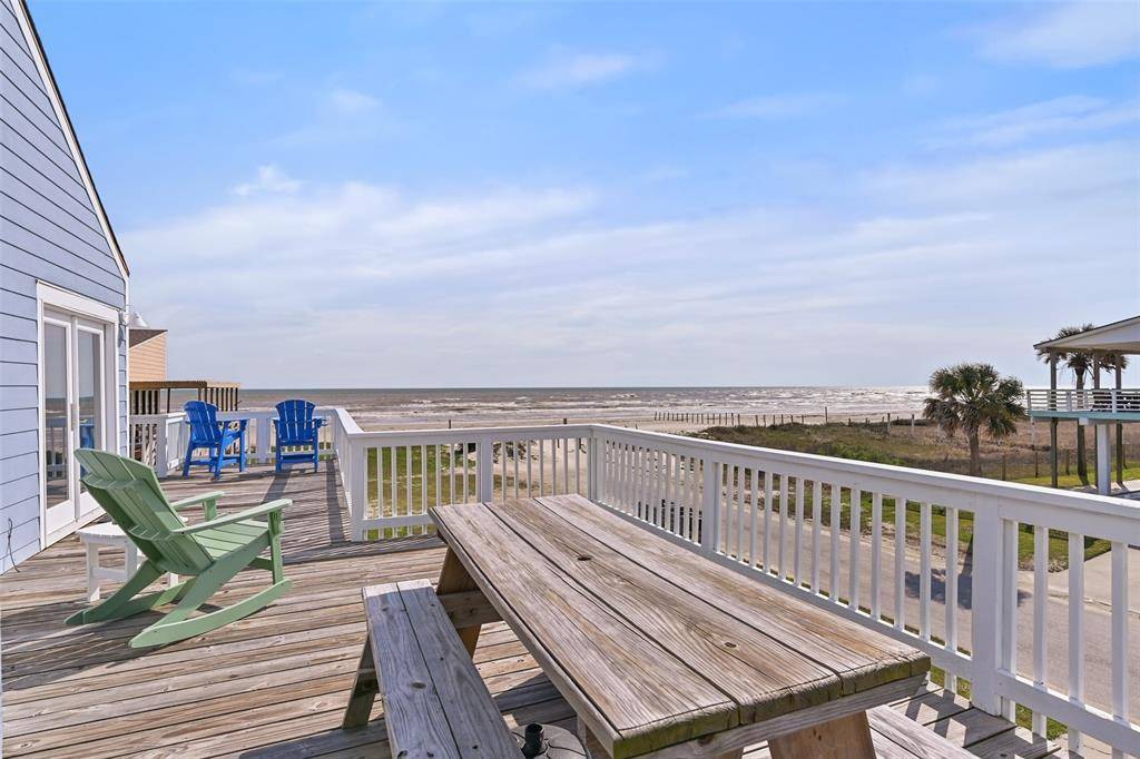 16925 Beachcomber DR, Galveston, TX 77554