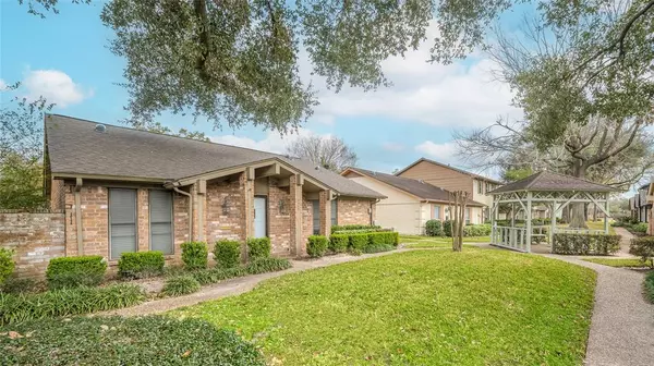 3048 Gessner RD, Houston, TX 77080