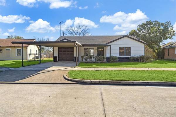 1904 Washington ST, Baytown, TX 77520