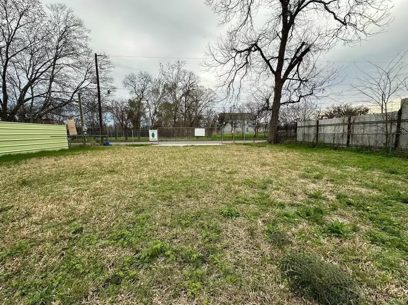 5123 E Crosstimbers ST, Houston, TX 77016