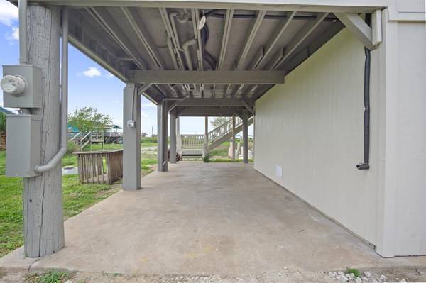 Crystal Beach, TX 77650,1233 N Loop RD