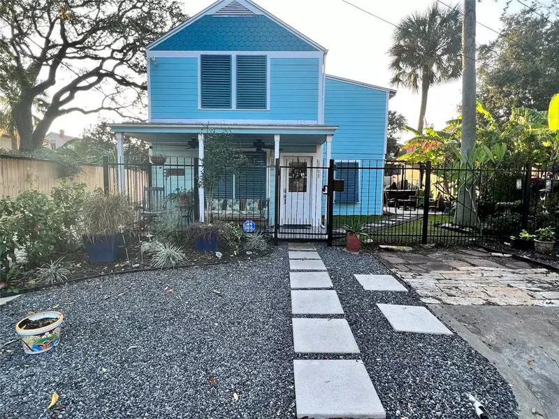 1111 15th ST, Galveston, TX 77550