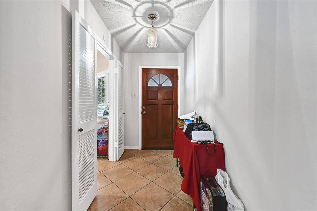 Sugar Land, TX 77478,2215 Saradon DR