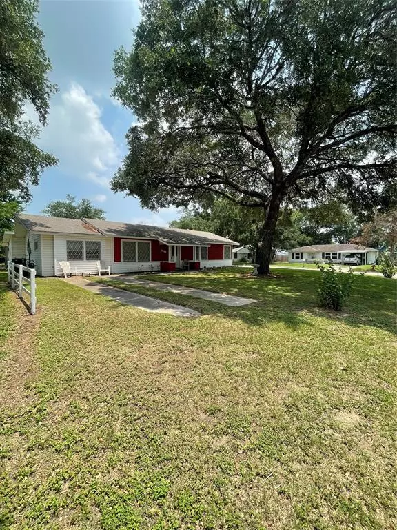 Edna, TX 77957,1016 Hanover ST