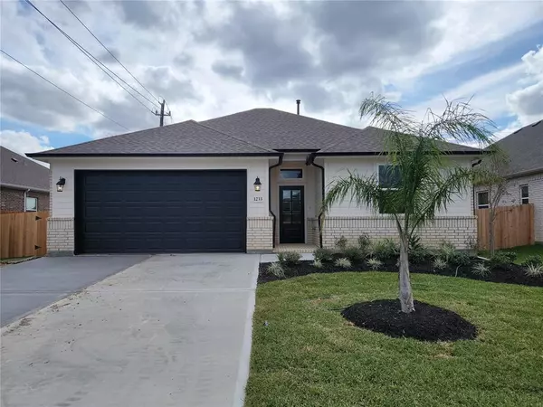 1205 Friendship TRL, Seabrook, TX 77586