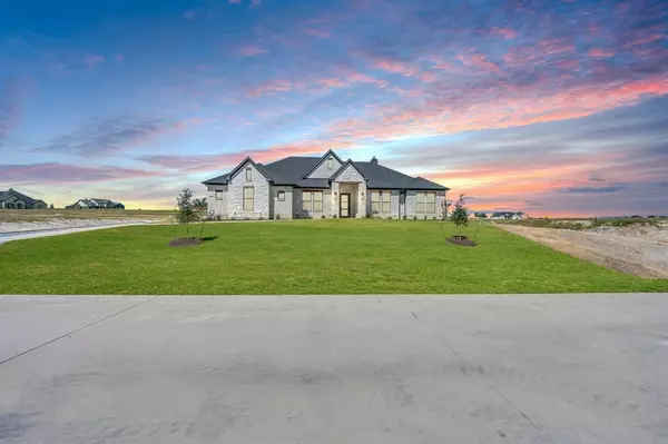 270 Marie LN, Waxahachie, TX 75167