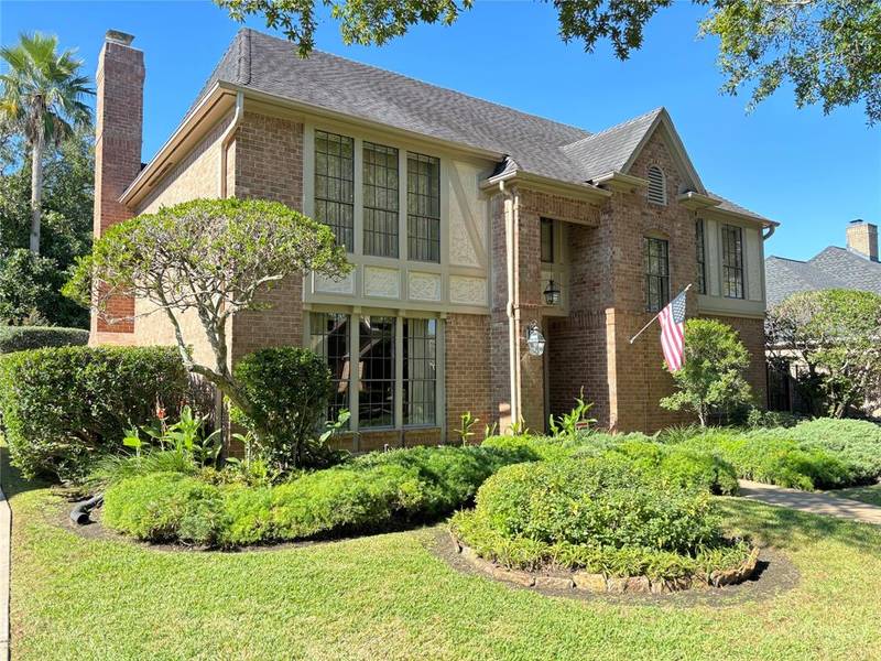 3318 BLACK LOCUST DR, Sugar Land, TX 77479