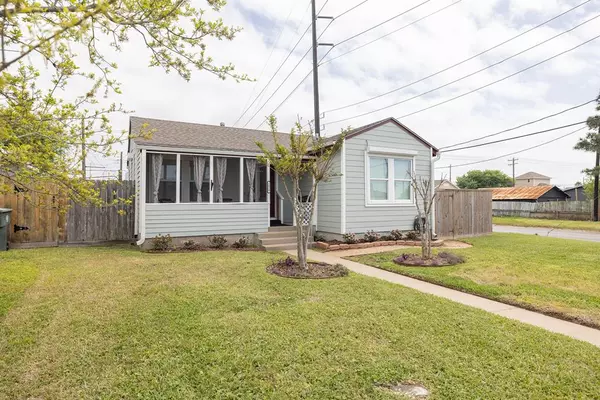 Galveston, TX 77551,2028 Neumann DR