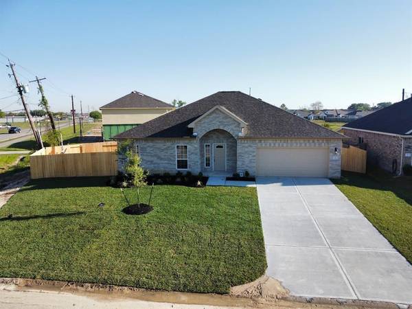 1 N Forrest AVE,  La Porte,  TX 77571